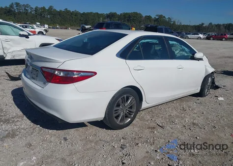 2015 Toyota Camry Se z USA, uszkodzony, nr VIN 4T1BF1FK1FU070898